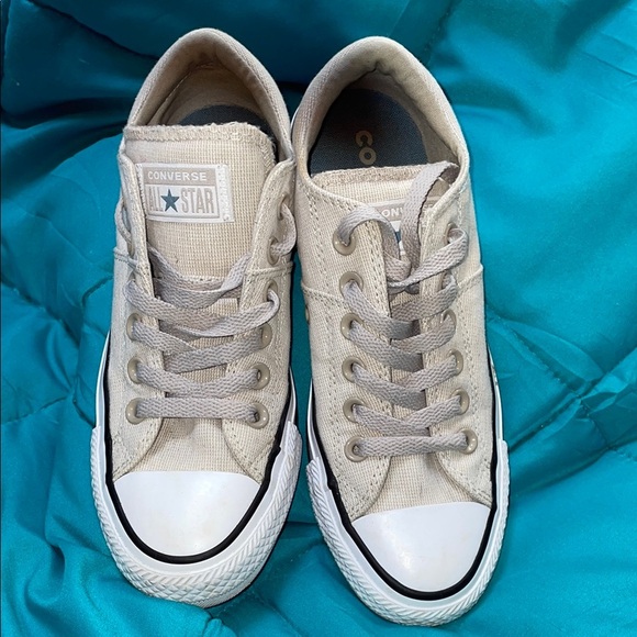 Converse Cream Canvas Sneakers (6.5) - Picture 3 of 9